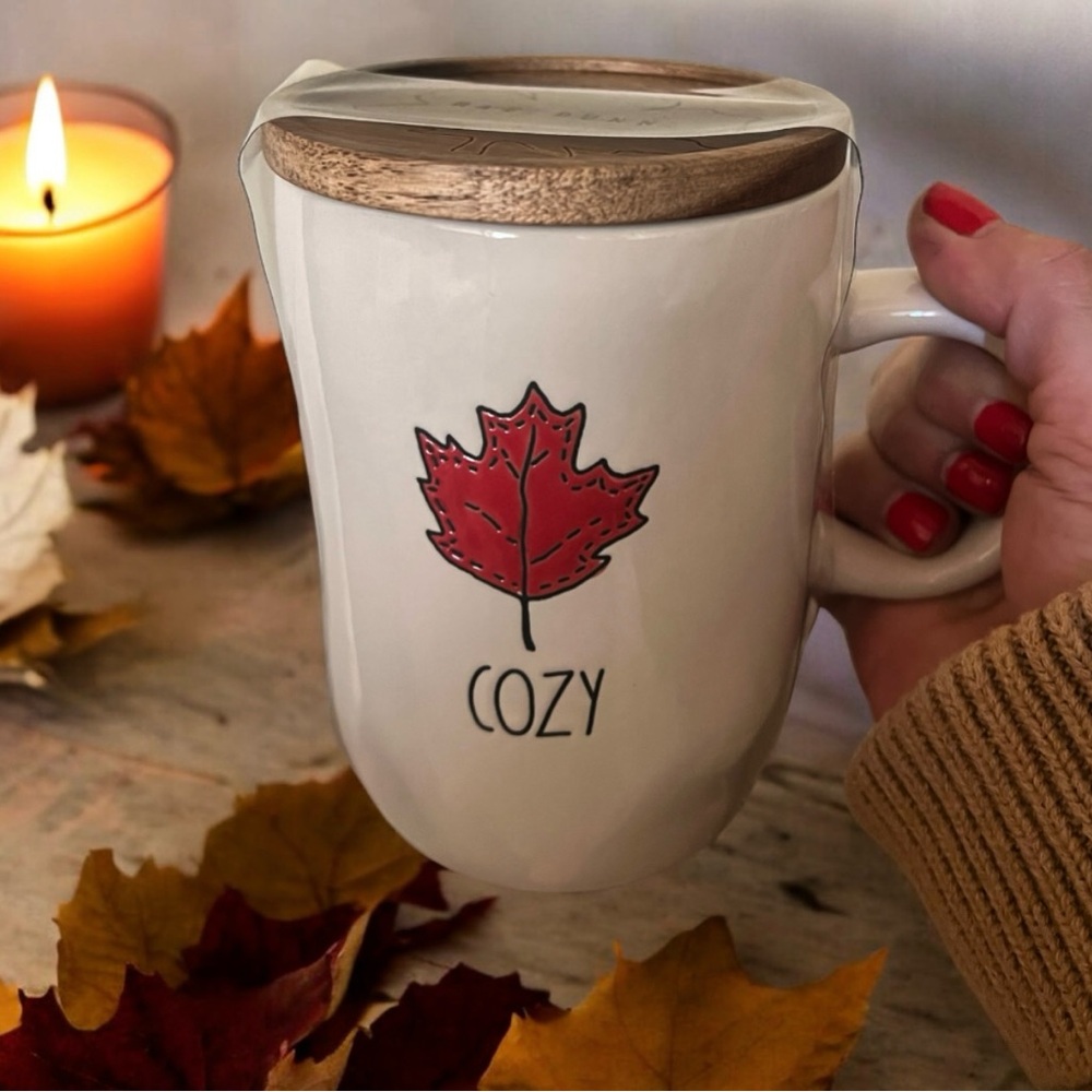 Rae Dunn mug with wooden lid.NWT